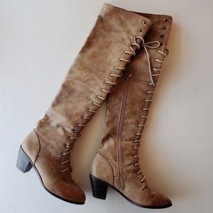 Like New Sz. 7. Free people style lace up boots
